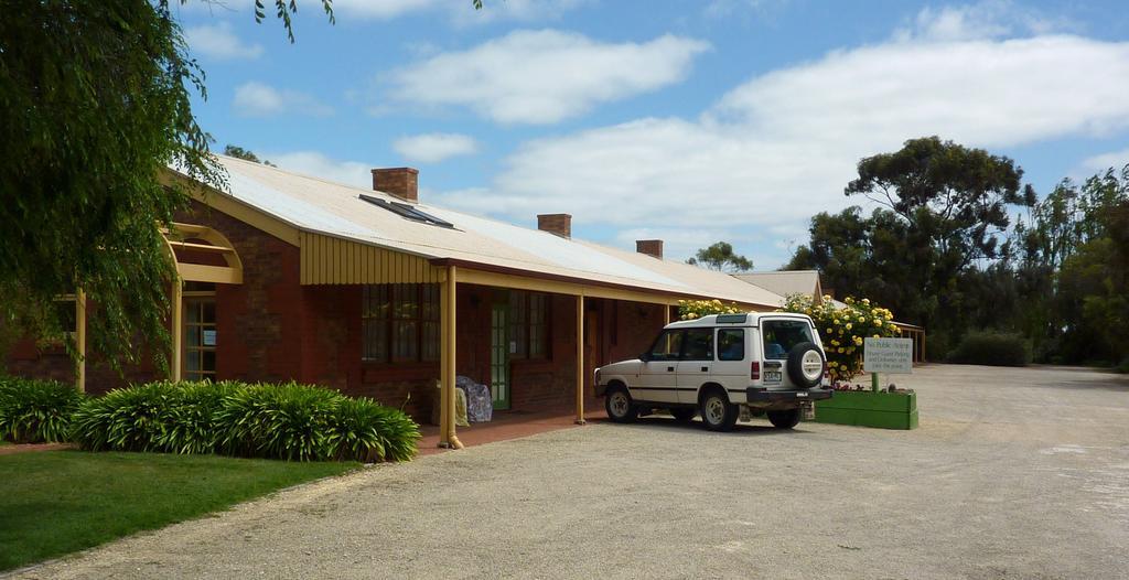 Coonawarra Place Motor Inn Ngoại thất bức ảnh