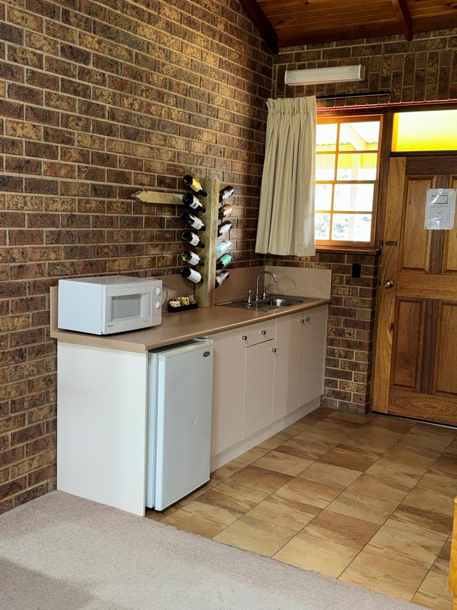 Coonawarra Place Motor Inn Ngoại thất bức ảnh