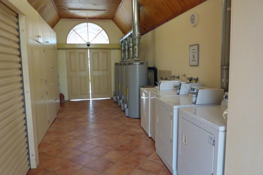 Coonawarra Place Motor Inn Ngoại thất bức ảnh