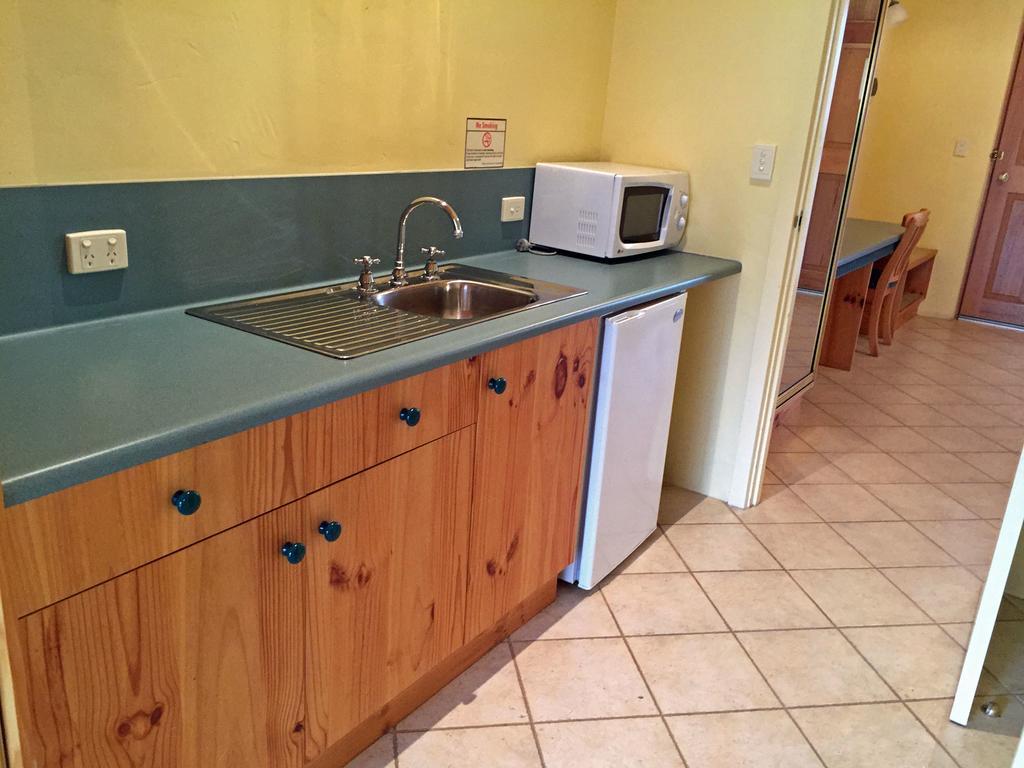 Coonawarra Place Motor Inn Ngoại thất bức ảnh